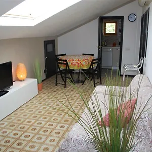 https://mansarda-varazze.hotelitalianriviera.com