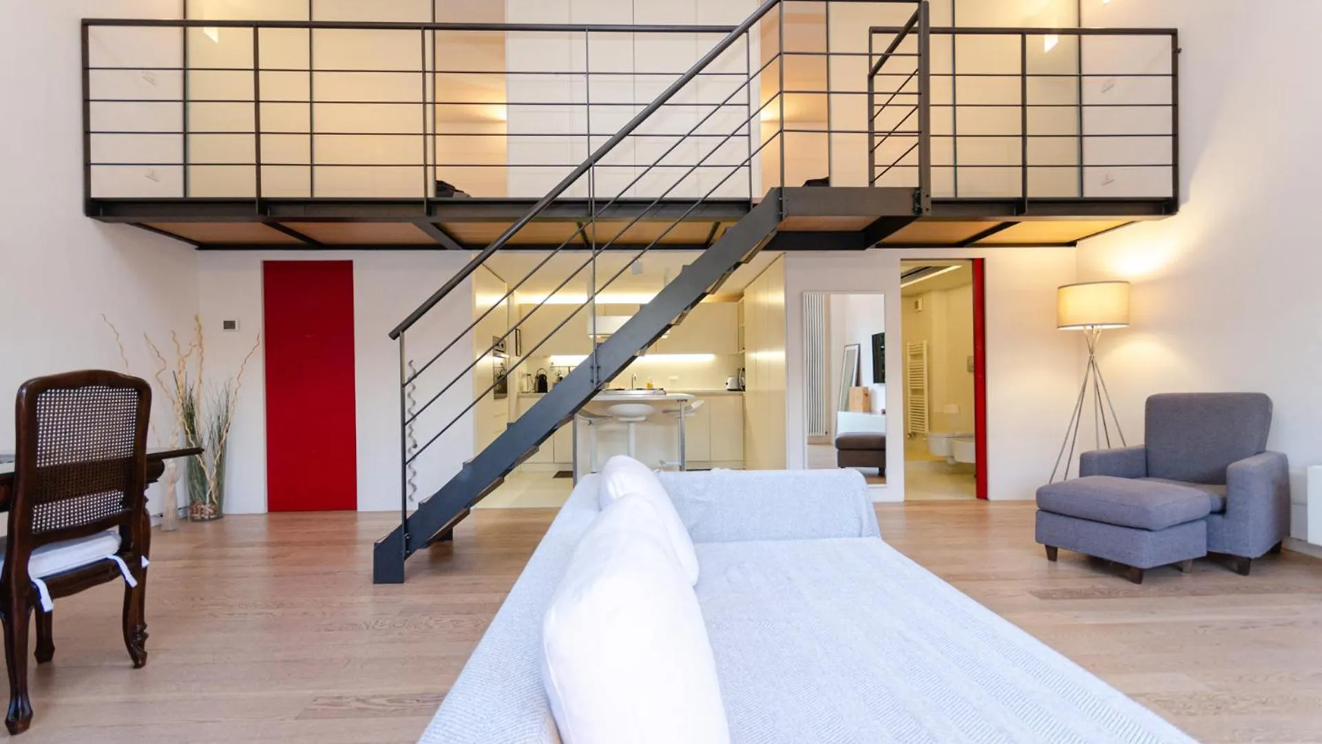 Vivimihome Loft Su Due Livelli Con Terrazzo Milan Italy
