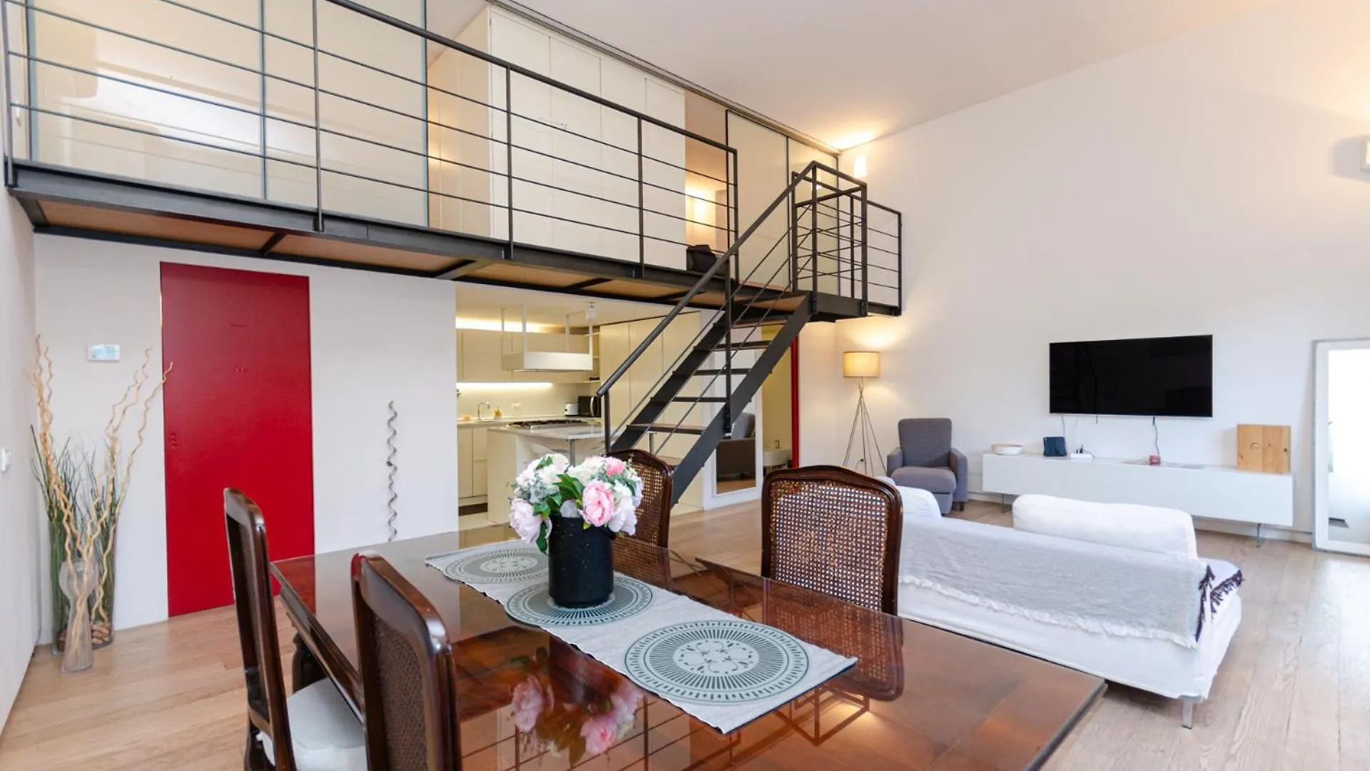 Apartment Vivimihome Loft Su Due Livelli Con Terrazzo Milan Italy